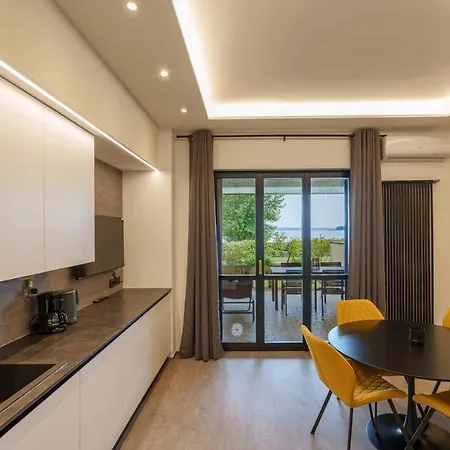 Lakeview Primea Апартаменты *